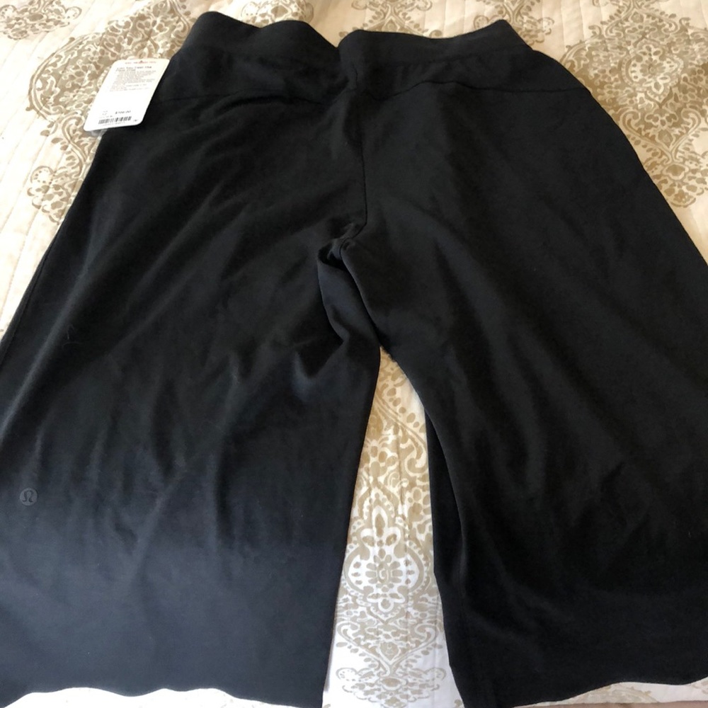 Lululemon wide leg crop
